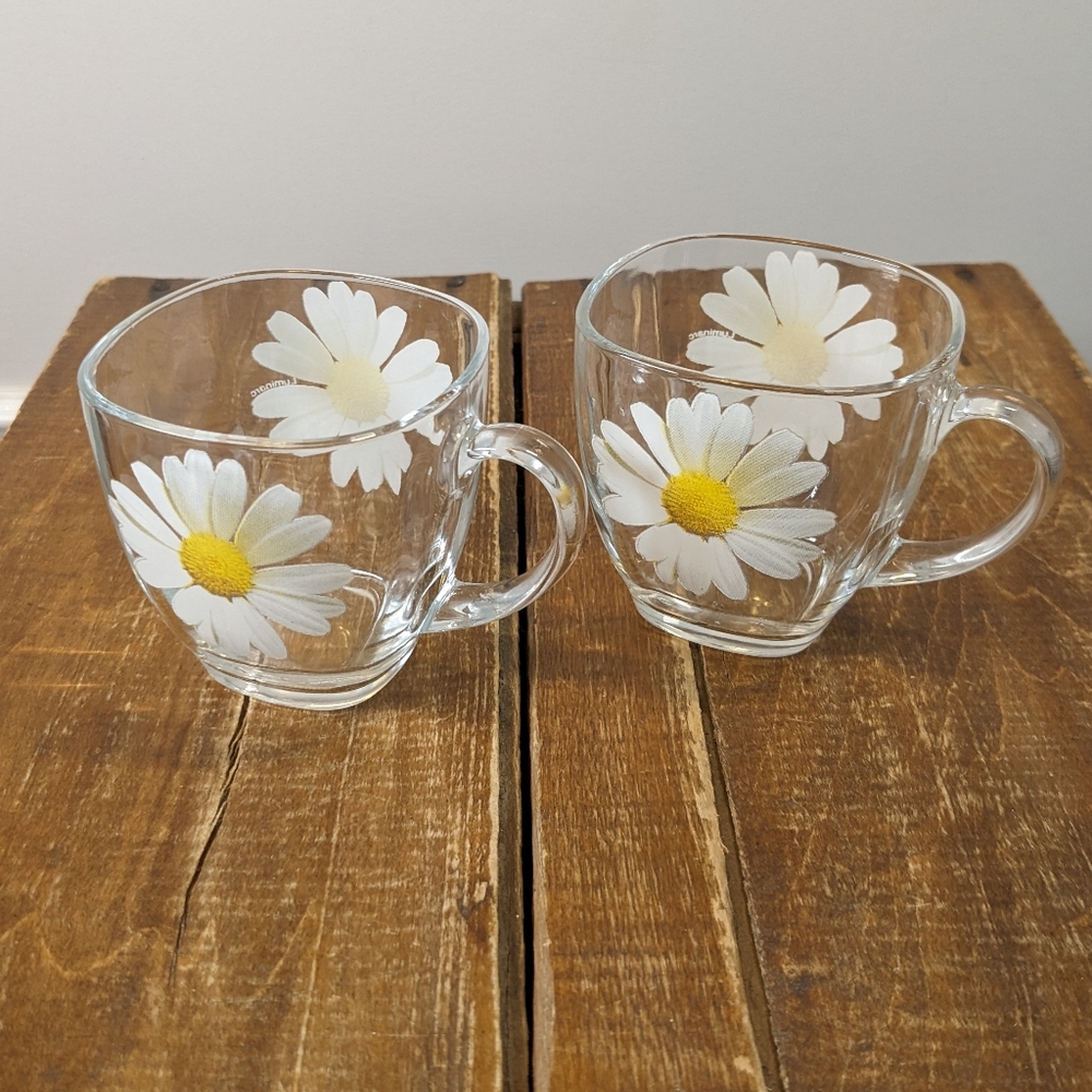 Vintage Luminarc glass mugs | Daisy Print | Pair of 2 Cute Mugs